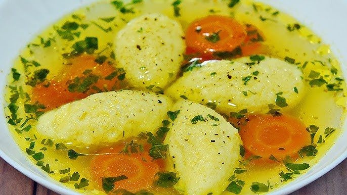Supă de pui cu găluște